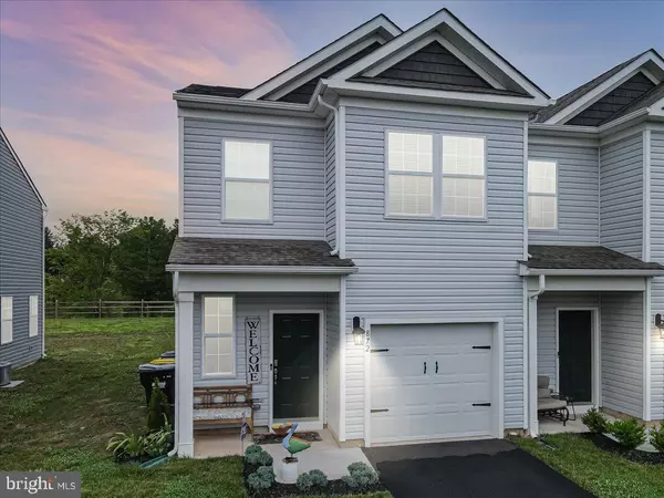 Pennsburg, PA 18073,872 PEACEFUL LN