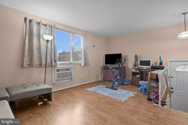 Philadelphia, PA 19111,1627 BORBECK AVE