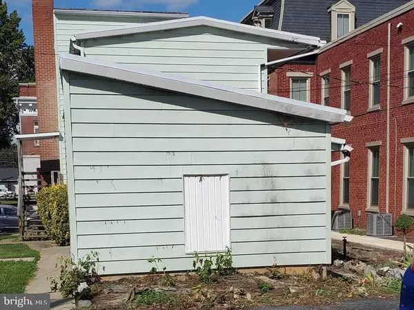 Mechanicsburg, PA 17055,46-48 E MAIN ST