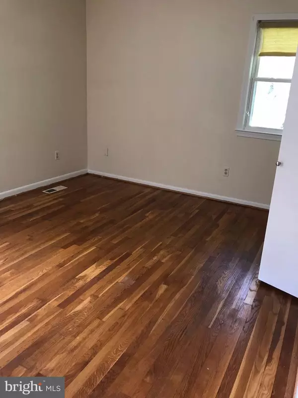 Vienna, VA 22182,1724 BURNING TREE DR