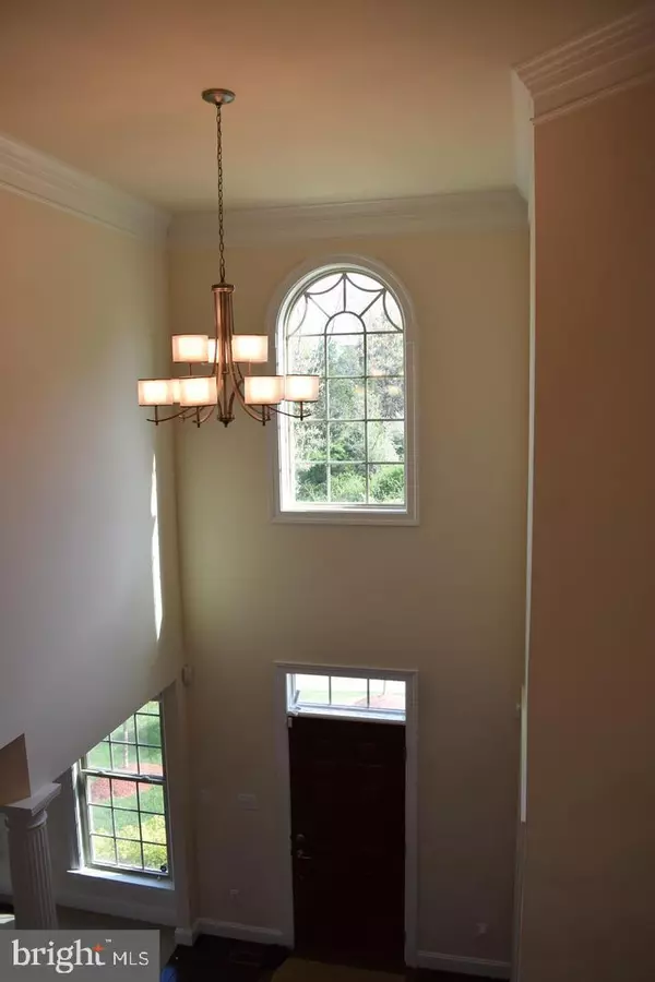 Chantilly, VA 20152,42159 TECUMSEH HILLS DR