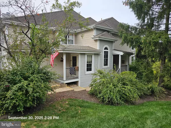 306 COUNTRY PLACE DR, Lancaster, PA 17601