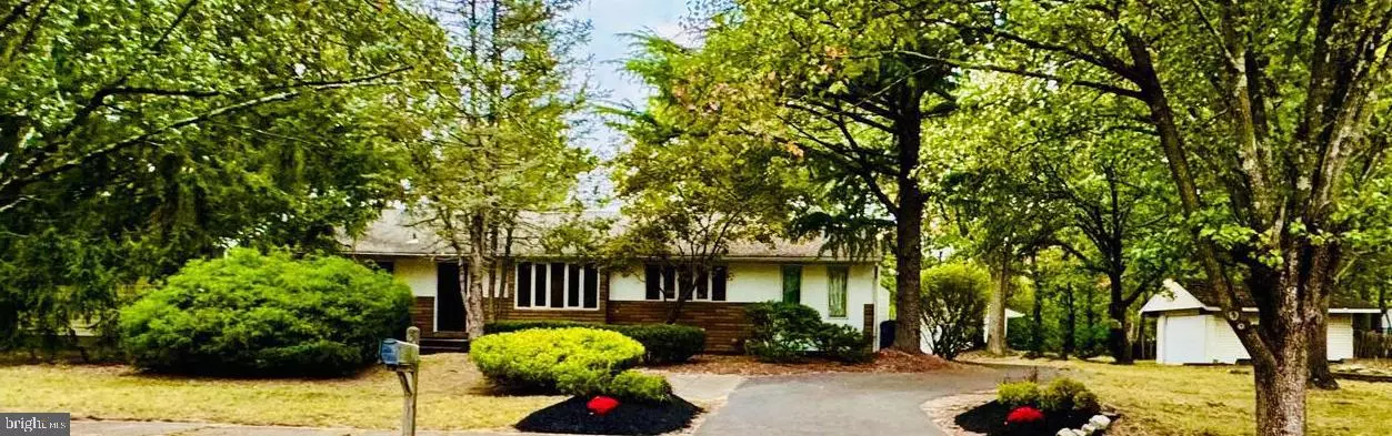 3 SOUTHGATE DR, Voorhees, NJ 08043