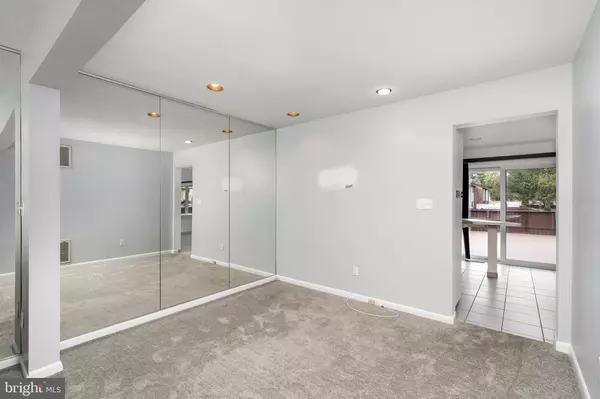 Hightstown, NJ 08520,449 LIVINGSTON DR