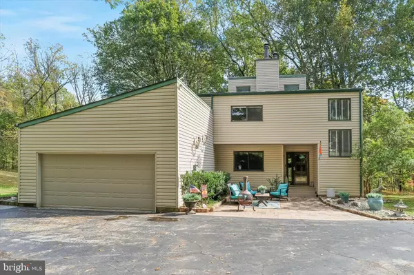 Lafayette Hill, PA 19444,857 HAMILTON DR
