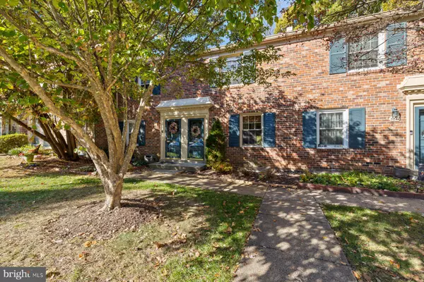 5816 TORINGTON DR #860, Springfield, VA 22152