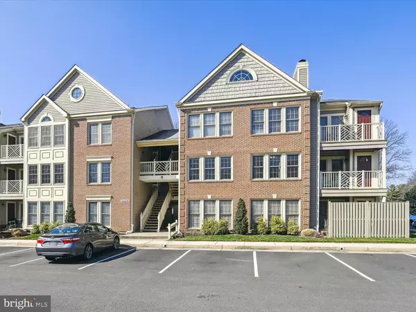 3800 RIDGE KNOLL CT #2, Fairfax, VA 22033
