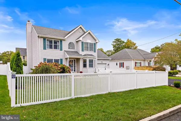 Manahawkin, NJ 08050,223 SERPENT LN