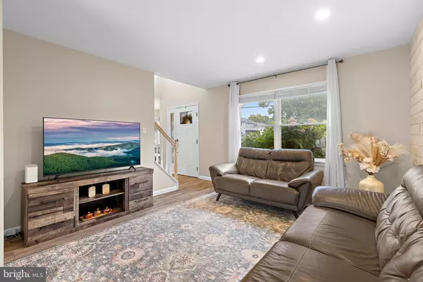 Manahawkin, NJ 08050,223 SERPENT LN