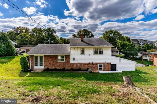 Camp Hill, PA 17011,837 W FOXCROFT DRIVE