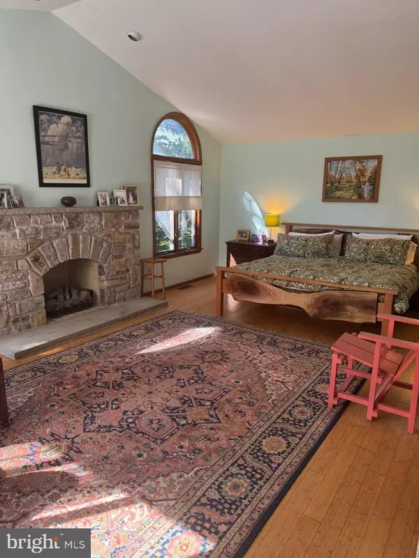 Doylestown, PA 18901,272 FOX CHASE LN
