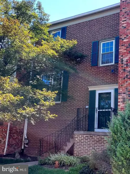 1081 TOTTENHAM CT, Sterling, VA 20164