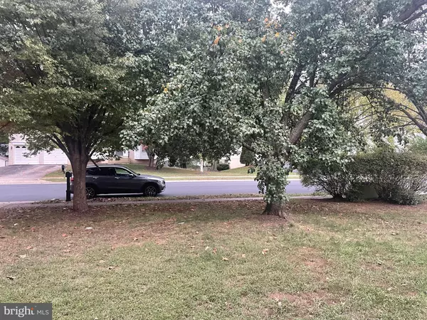 Waldorf, MD 20603,2461 STREAMVIEW DR