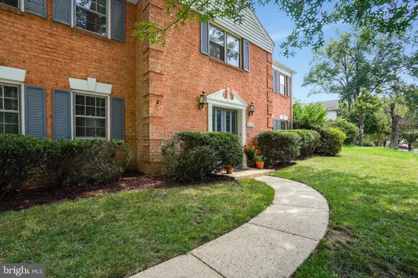 Annandale, VA 22003,4121 SLEEPY HOLLOW RD