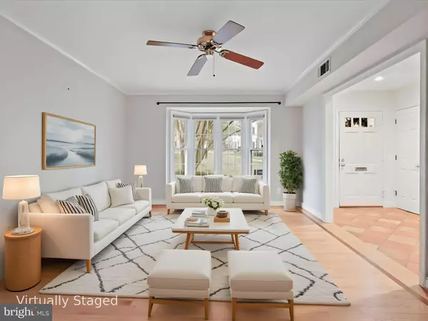 Springfield, VA 22152,6004 WATERBURY CT