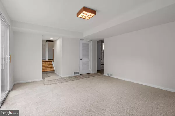 Yardley, PA 19067,339 SALY RD