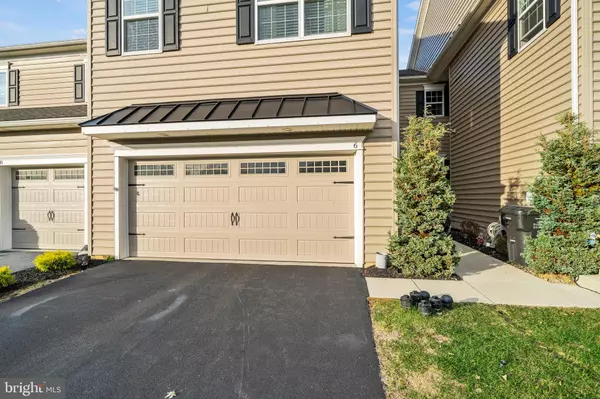 Honey Brook, PA 19344,6 NEW VILLAGE GREENE DR