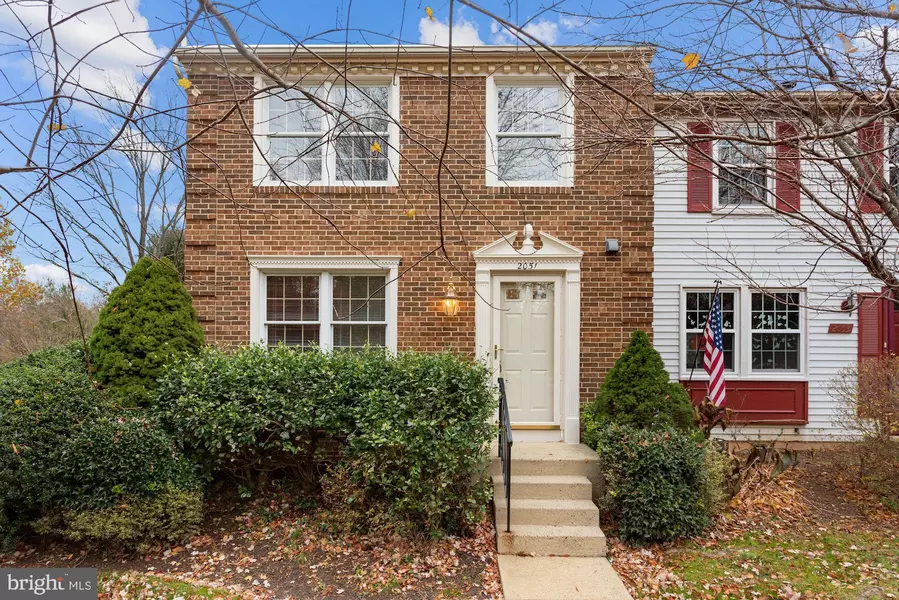 2051 GERVAIS DR, Falls Church, VA 22043