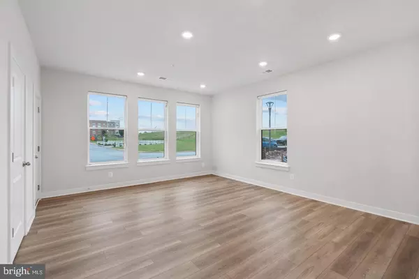 Dulles, VA 20166,45176 DROWES TER