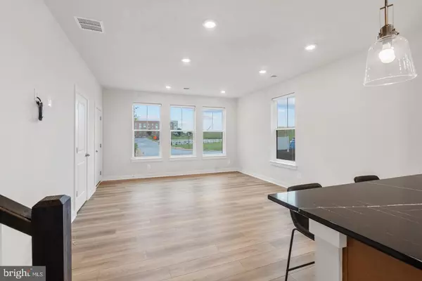 Dulles, VA 20166,45176 DROWES TER