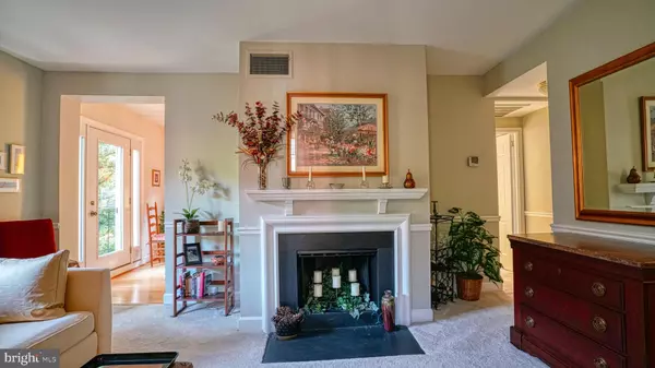 Alexandria, VA 22314,1107 N PITT ST N #2A