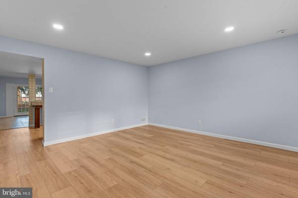 Philadelphia, PA 19115,9823 BONNER ST