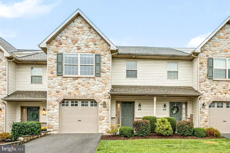 237 MELBOURNE LANE, Mechanicsburg, PA 17055