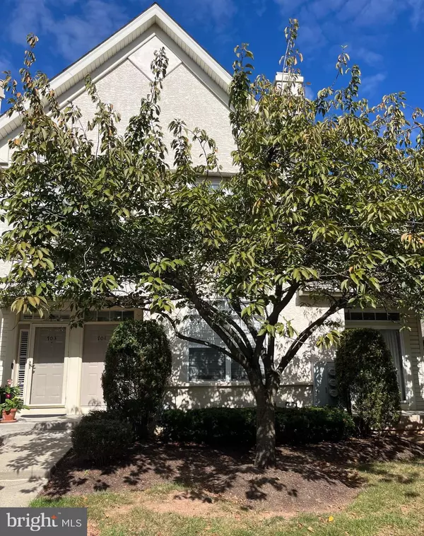 704 DRESHER WOODS DR, Dresher, PA 19025