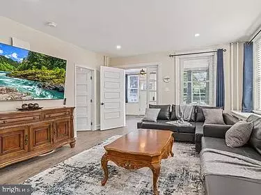 Narberth, PA 19072,344 MEETING HOUSE LN #1