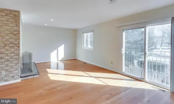 Vienna, VA 22182,1707 TYVALE CT