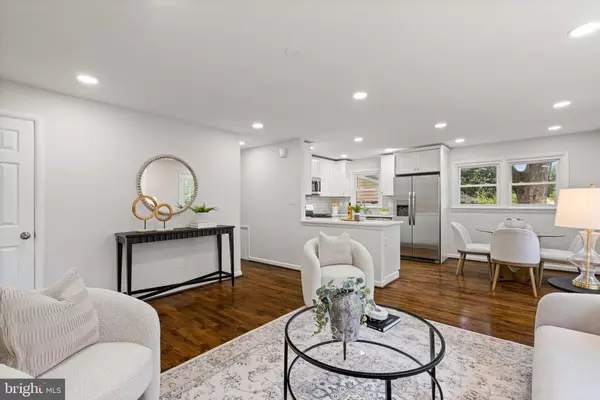 Alexandria, VA 22306,2711 GROVETON ST