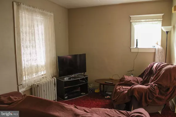 Oaklyn, NJ 08107,319 LAUREL AVE