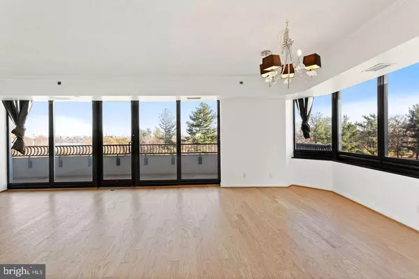 Arlington, VA 22202,1200 CRYSTAL DR #313