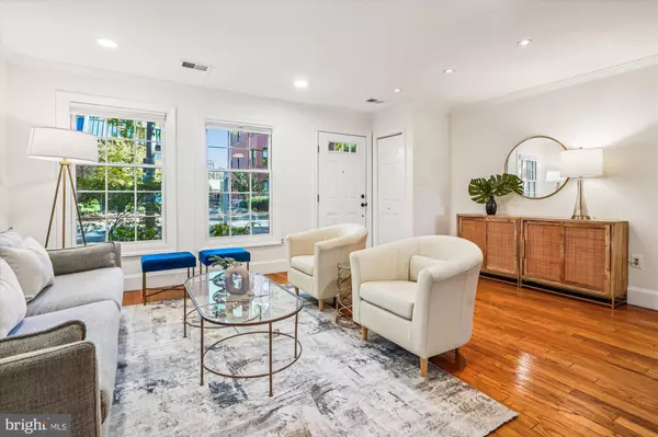 Alexandria, VA 22314,421 S COLUMBUS ST S #421