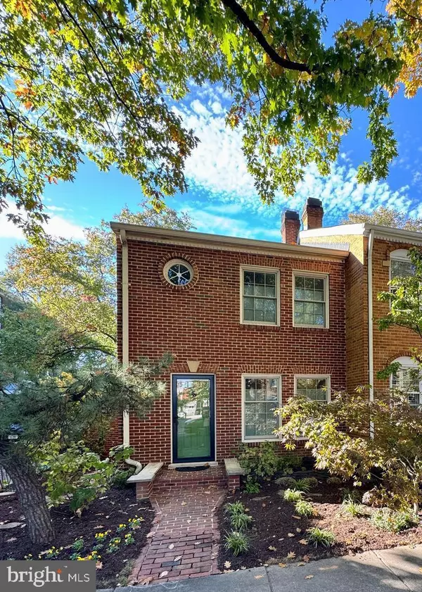 421 S COLUMBUS ST S #421, Alexandria, VA 22314