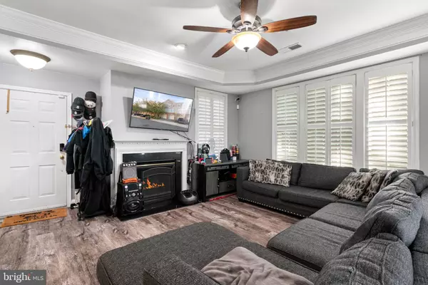 Alexandria, VA 22306,7141 MASON GROVE CT #18