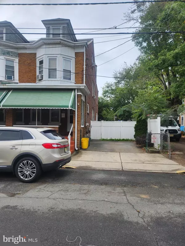 Trenton, NJ 08611,125 BARNT AVE