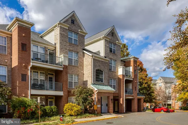 Reston, VA 20190,12165 ABINGTON HALL PL #102