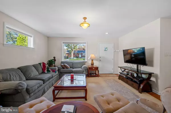 Rockville, MD 20852,4616 CREEK SHORE DR