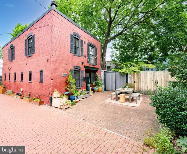 Washington, DC 20003,1 DERBY LN SE