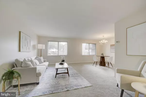 Gaithersburg, MD 20877,382 W DEER PARK #8-D