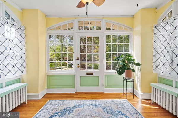 Philadelphia, PA 19118,8023 SEMINOLE ST