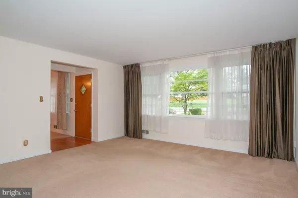 Alexandria, VA 22310,5950 CLAMES DR