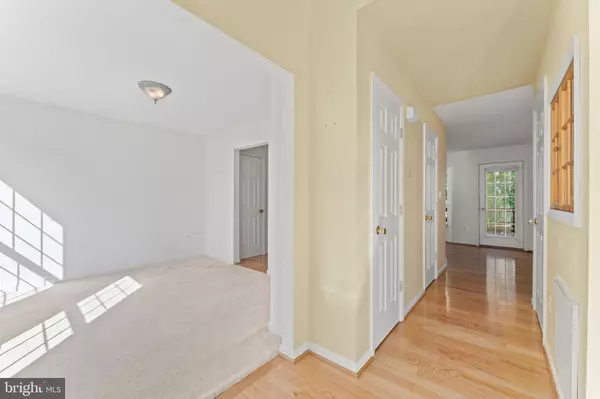 Fredericksburg, VA 22408,9419 HICKORY HILL DR