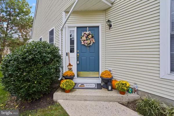 Hamilton, NJ 08690,151 MEADOWLARK DR