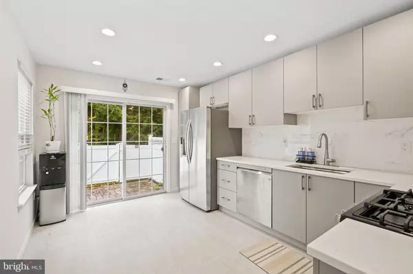 Princeton, NJ 08540,204 CAMELOT CT