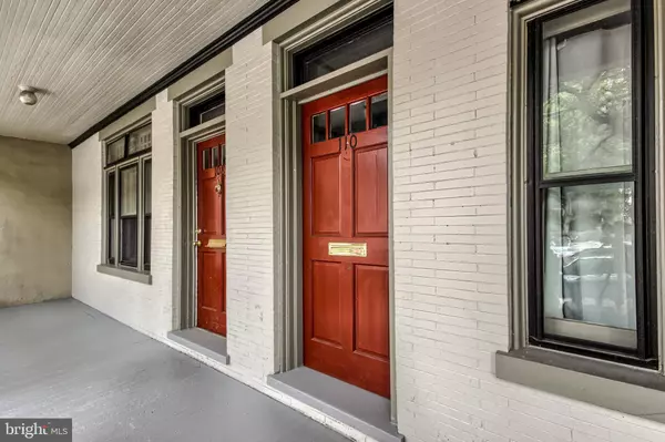 Carlisle, PA 17013,110 W POMFRET ST