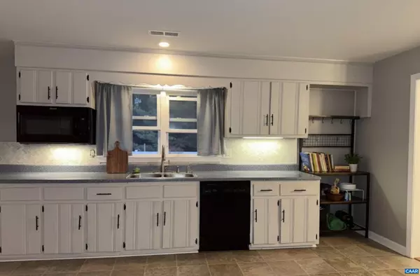 Fishersville, VA 22939,138 TINKLING SPRINGS RD