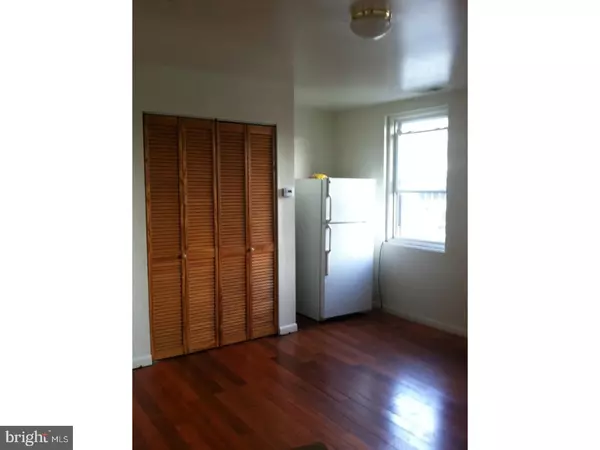 Philadelphia, PA 19132,2216 N BROAD ST