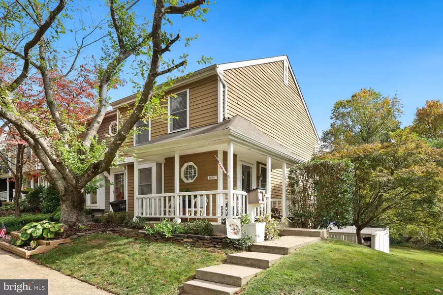 1651 POPLAR GROVE DR, Reston, VA 20194